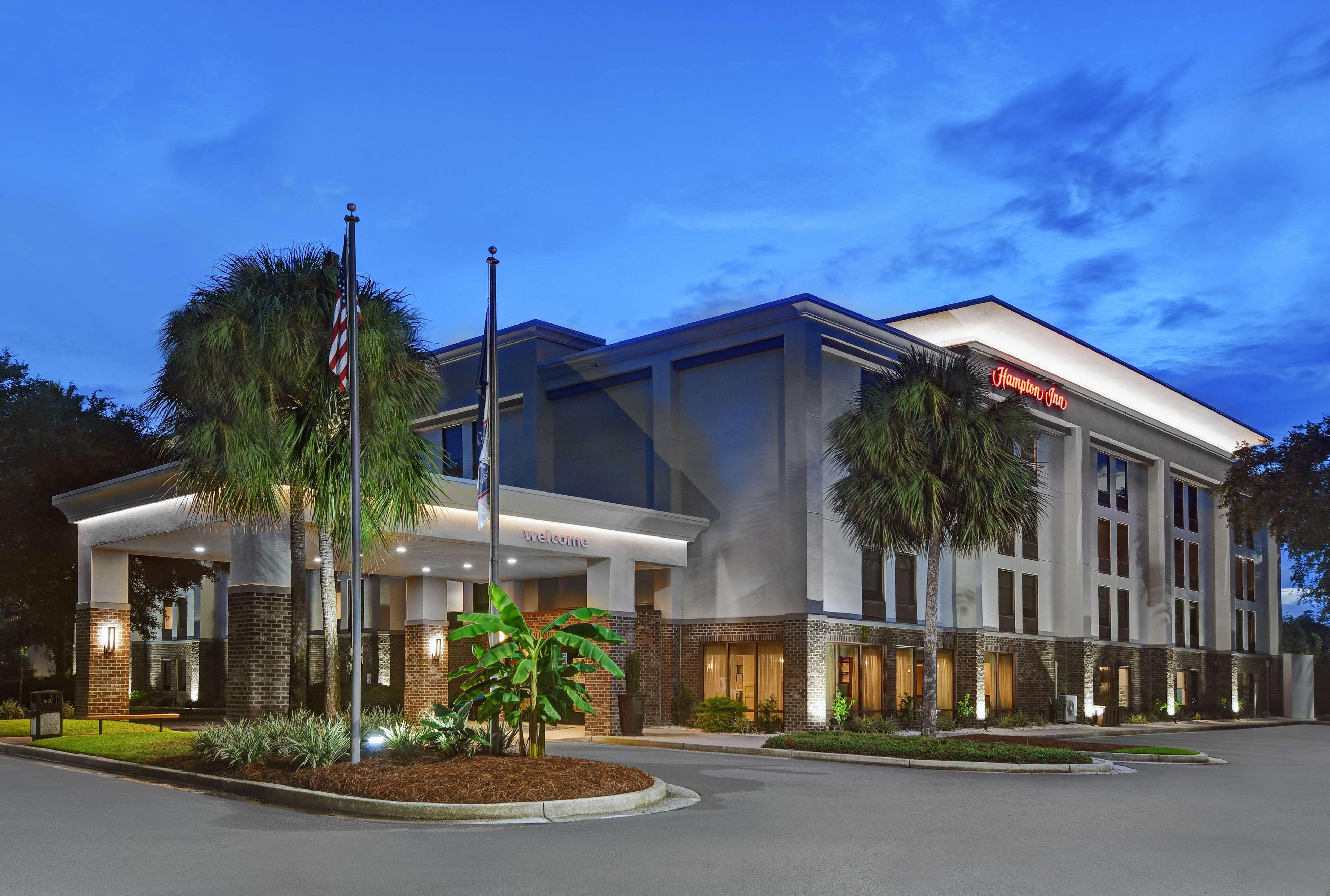 Hampton Inn Patriots Point Charleston Exterior photo