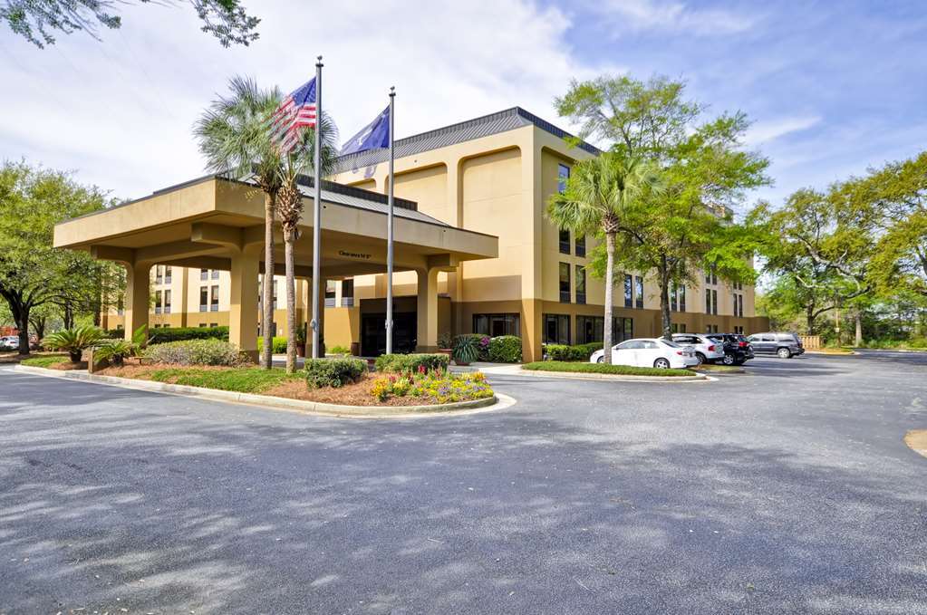 Hampton Inn Patriots Point Charleston Exterior photo